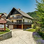 Peaceful With Terrace Near & Free Parking *