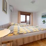 Apartment Peaceful With Terrace Near & Free Parking *