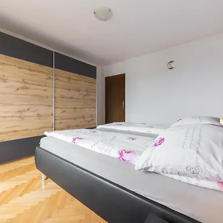 Valy - Relaxing Terrace & Near * Bled