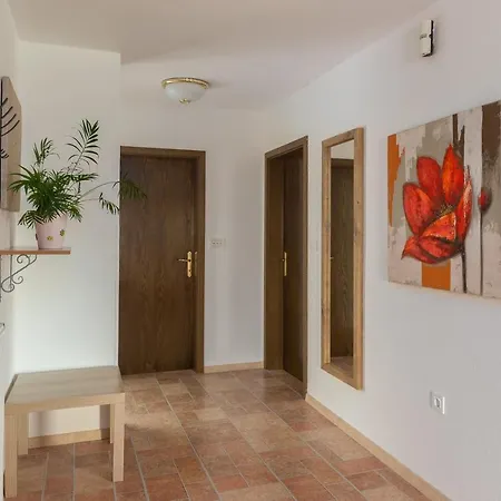 Valy - Relaxing Terrace & Near *