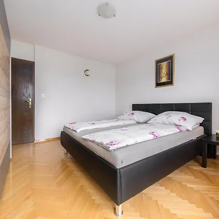 Valy - Relaxing Terrace & Near Apartman *