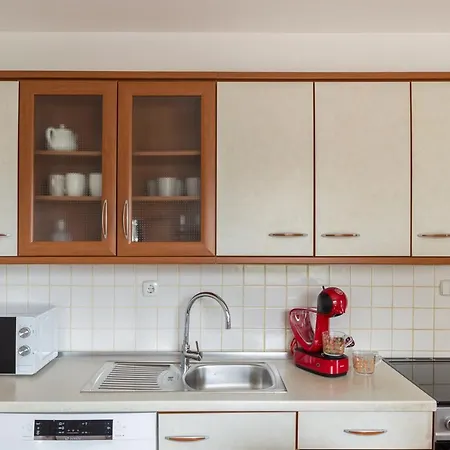 Apartment Valy - Free Bikes, Relaxing Terrace & Near *