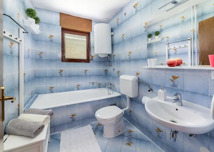 Valy - Relaxing Terrace & Near Lägenhet Bled