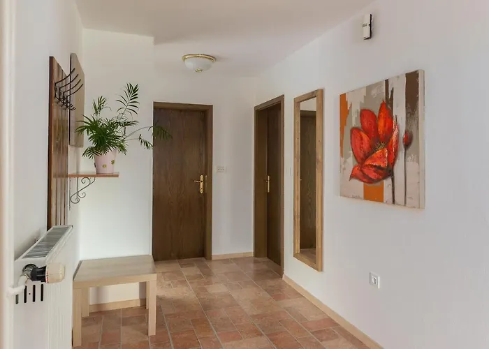 Valy - Relaxing Terrace & Near *