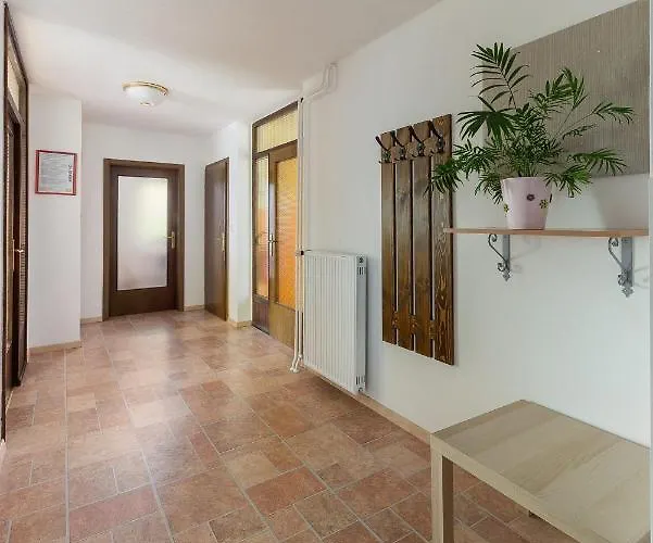 Valy - Relaxing Terrace & Near *