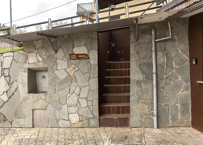 Valy - Relaxing Terrace & Near Lägenhet